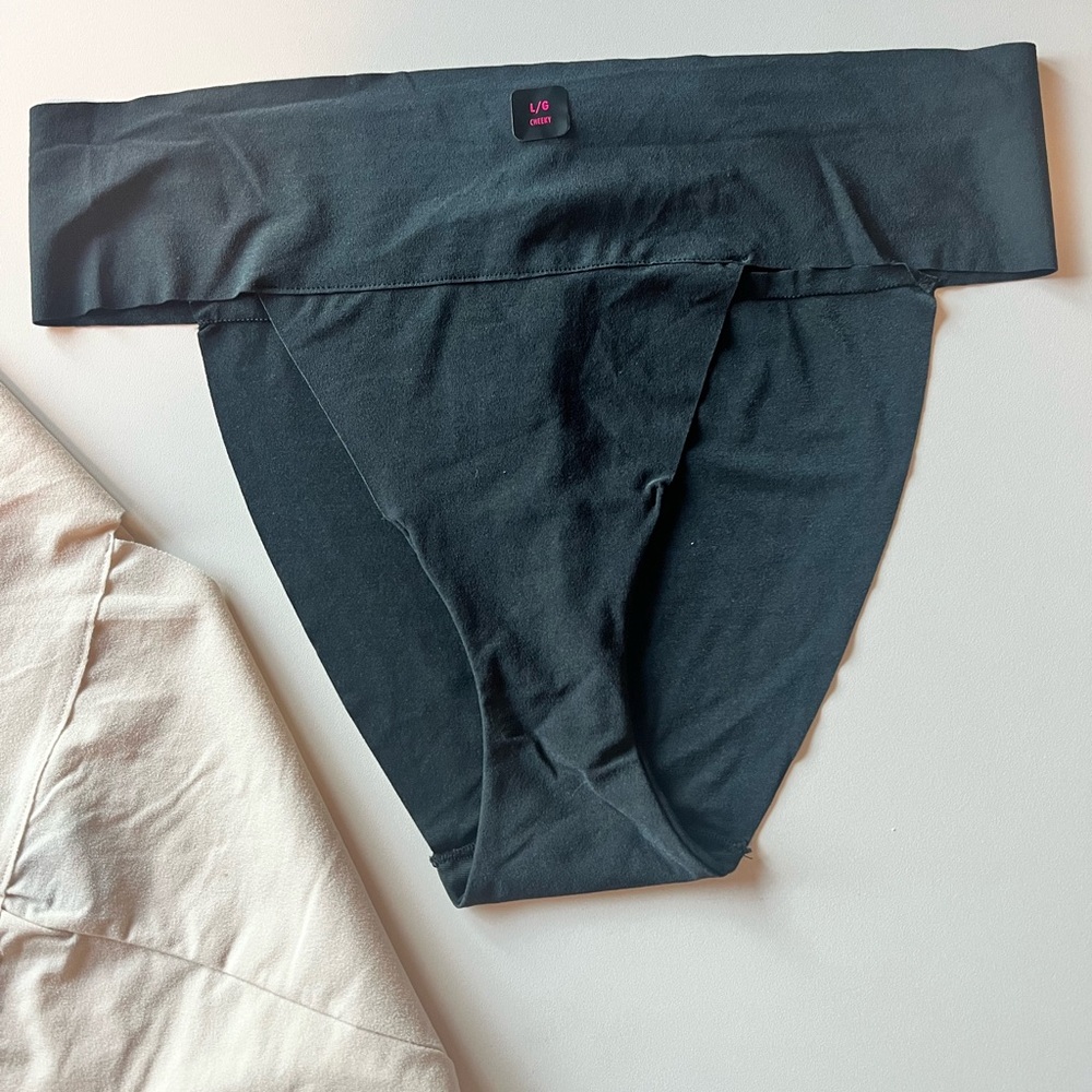 La Senza• 2 Pack • LRG • NWT